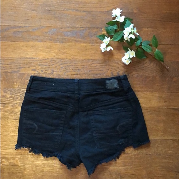 Black denim shorts, American Eagle, size 6 - Picture 4 of 5